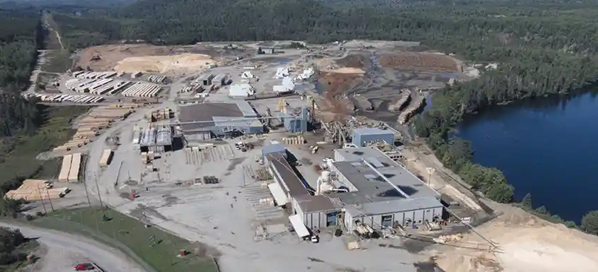 Scierie Interfor de Nairn Centre en Ontario où les opérations seront mises à l’arrêt