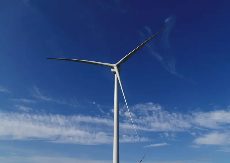 Éolienne pour un projet de parc éolien en développement au Québec