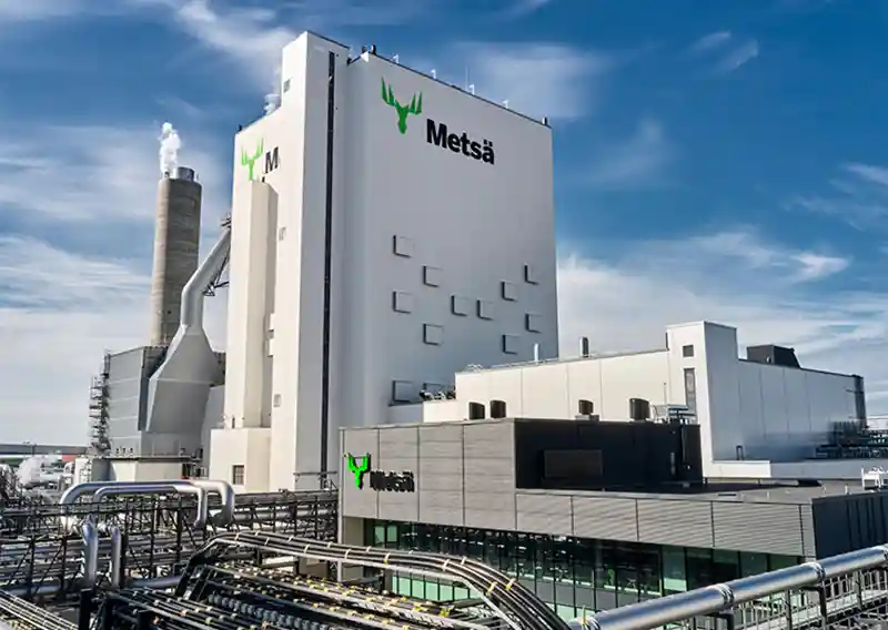 Le groupe Metsä restructure, 800 emplois menacés