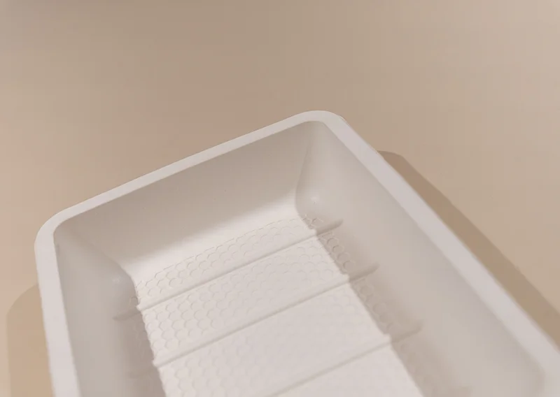 Barquette pour viande en fibre moulée Dry Molded Fiber développée par Zipform Packaging